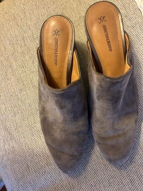 Johnston & Murphy Women's Taupe Suede Mule Slides 7